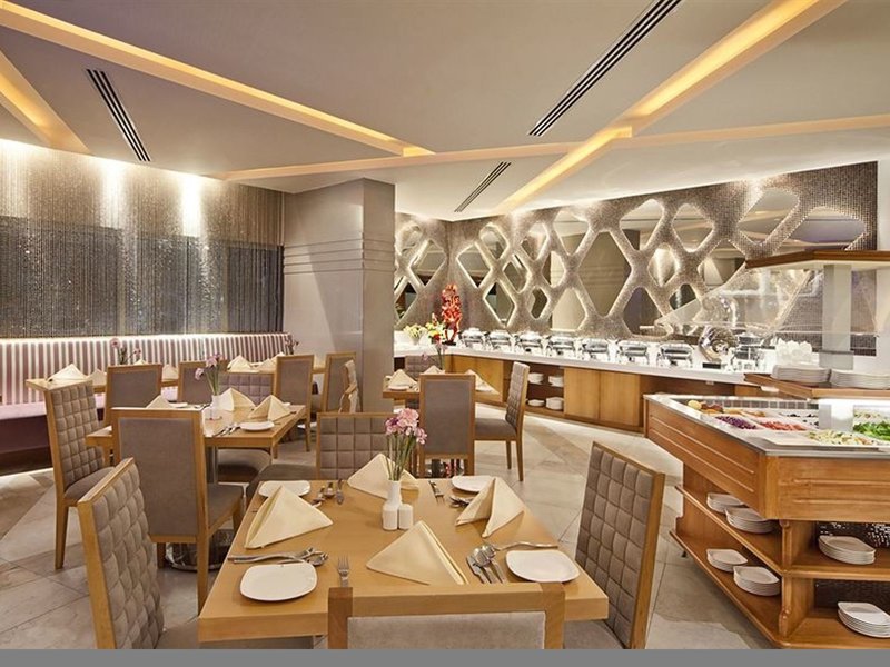 Landmark Grand Hotel, Deira 16