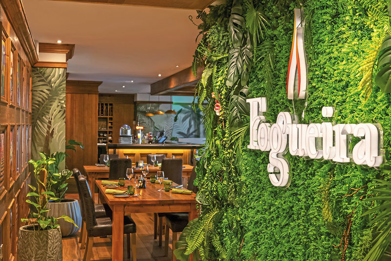 Delta Hotels by Marriott Jumeirah Beach 9