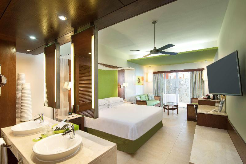 Barcelo Bavaro Palace 11