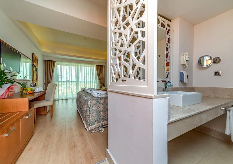 Armas Life Belek 65