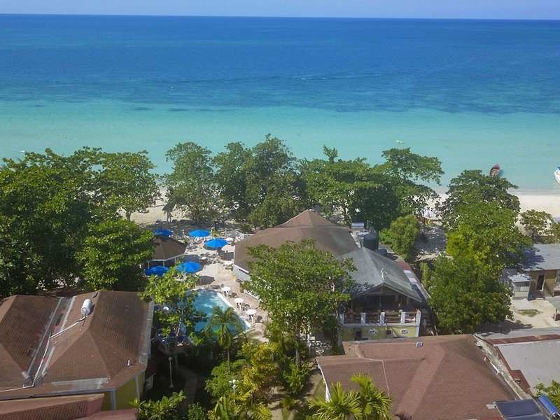 Merril´s Beach Resort II 12