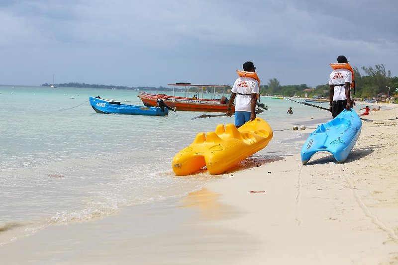 Merril's Beach Resort II 5