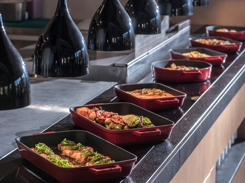 Noble Hotel & Suites 11