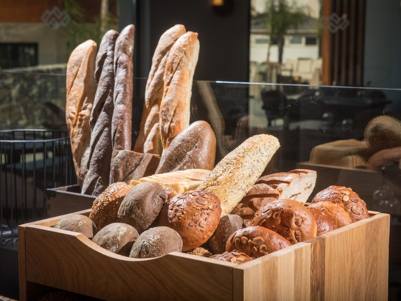 Noble Hotel & Suites 12