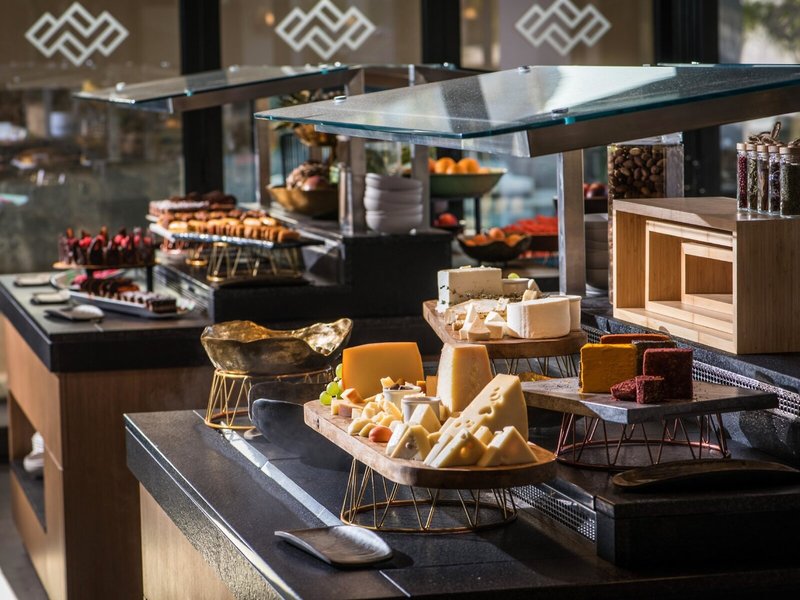 Noble Hotel & Suites 13