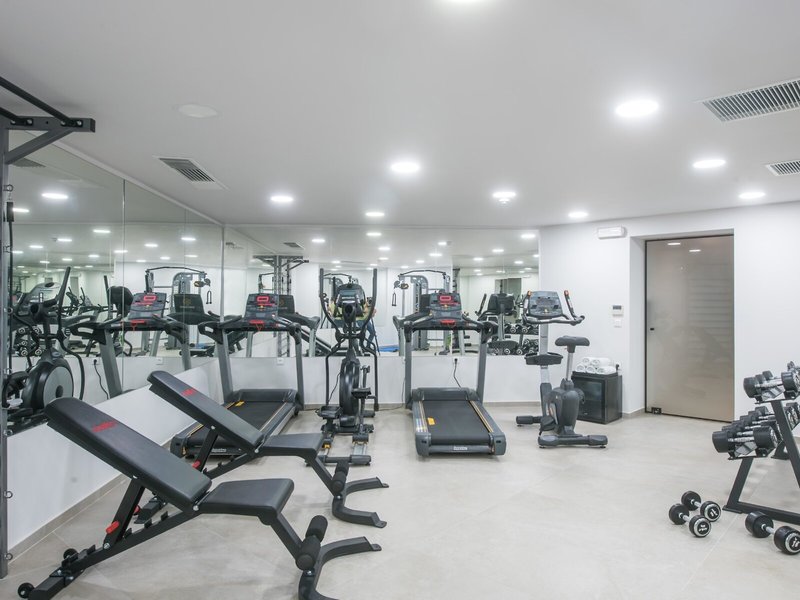 Noble Hotel & Suites 16