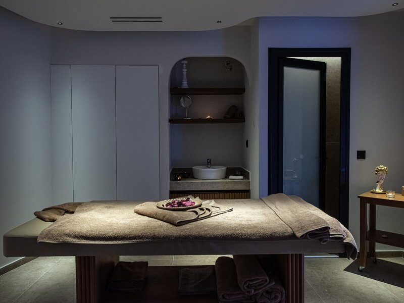 Noble Hotel & Suites 18