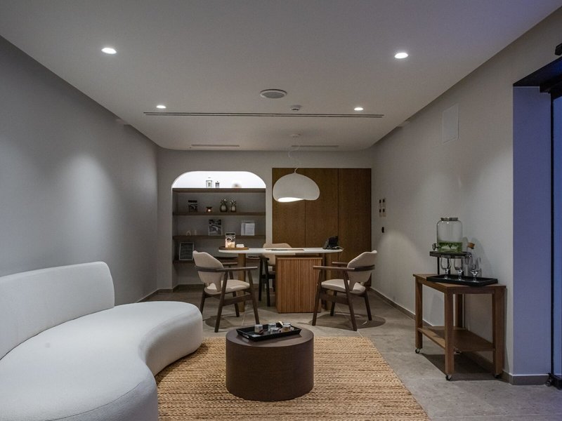 Noble Hotel & Suites 19