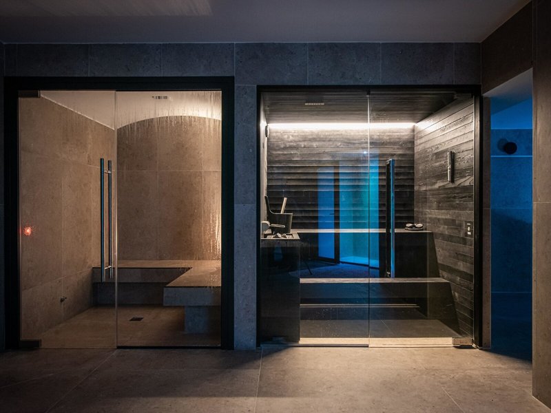 Noble Hotel & Suites 20