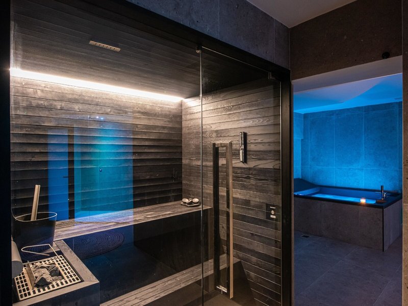 Noble Hotel & Suites 22