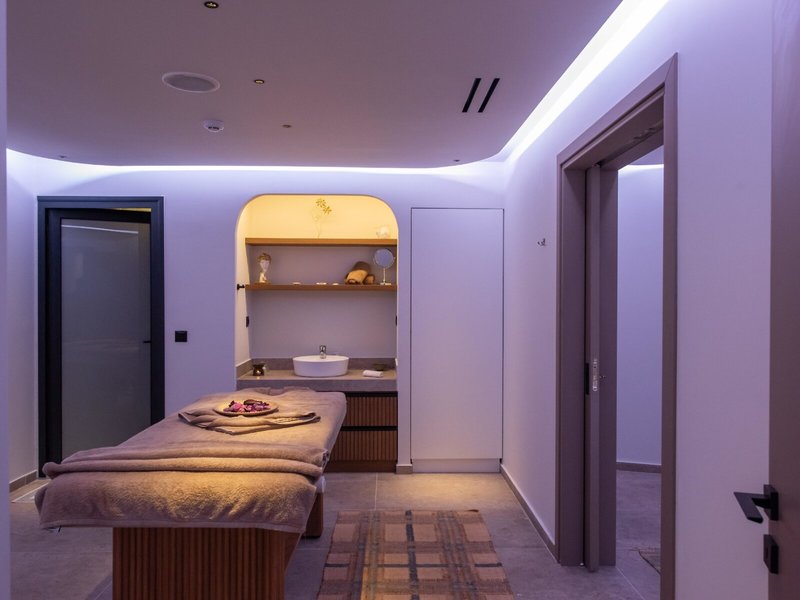 Noble Hotel & Suites 23