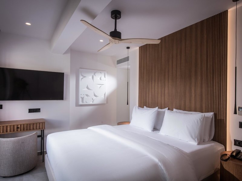 Noble Hotel & Suites 25