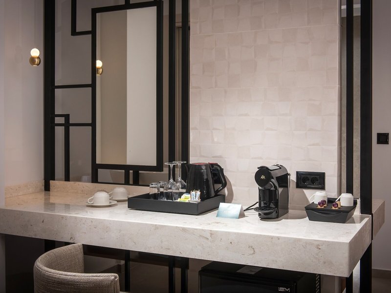 Noble Hotel & Suites 36