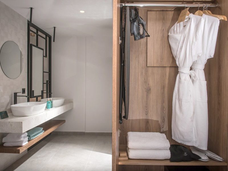 Noble Hotel & Suites 39