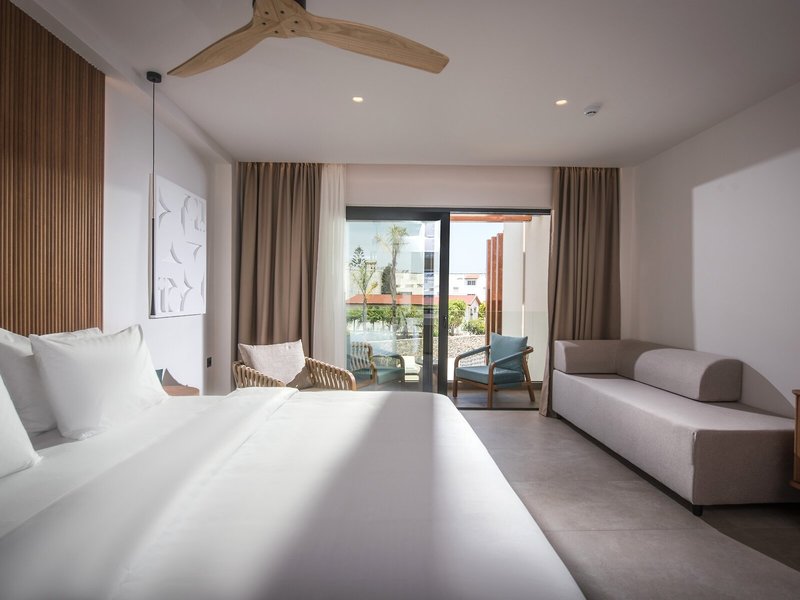 Noble Hotel & Suites 45