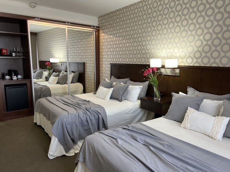 Howard Johnson Inn Palermo 23 - Room Example