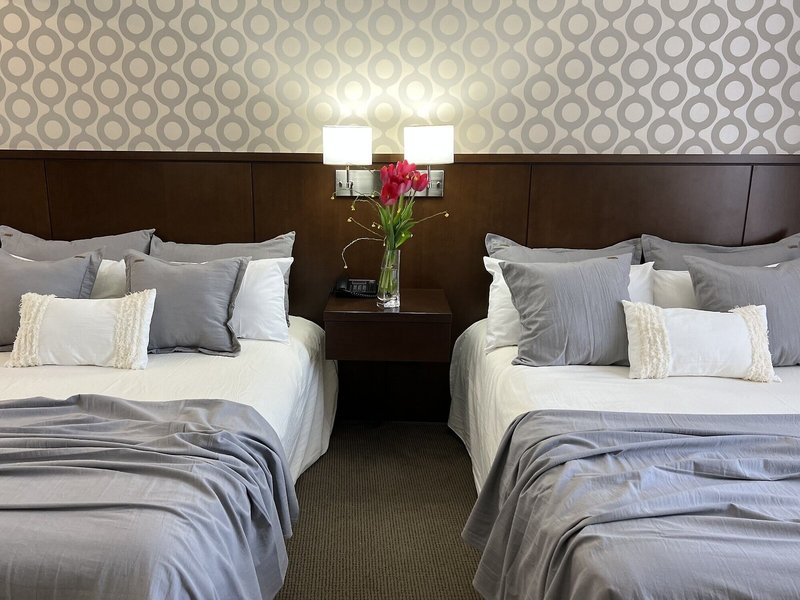 Howard Johnson Inn Palermo 25 - Room Example
