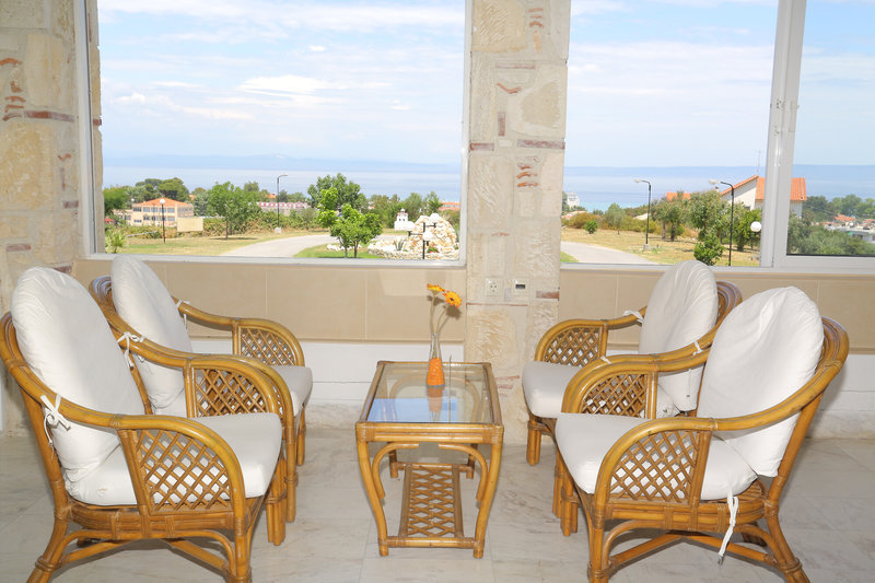 Hilltop Hotel 4