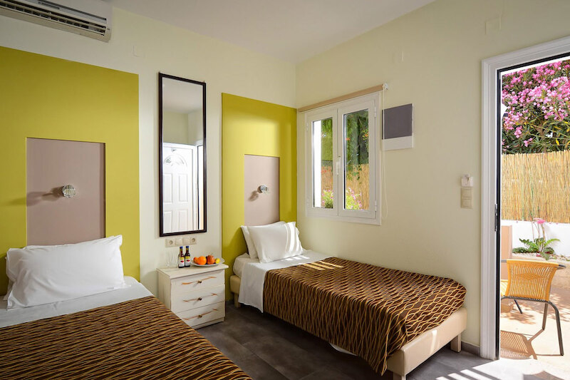Kastro Beach Apartments 17