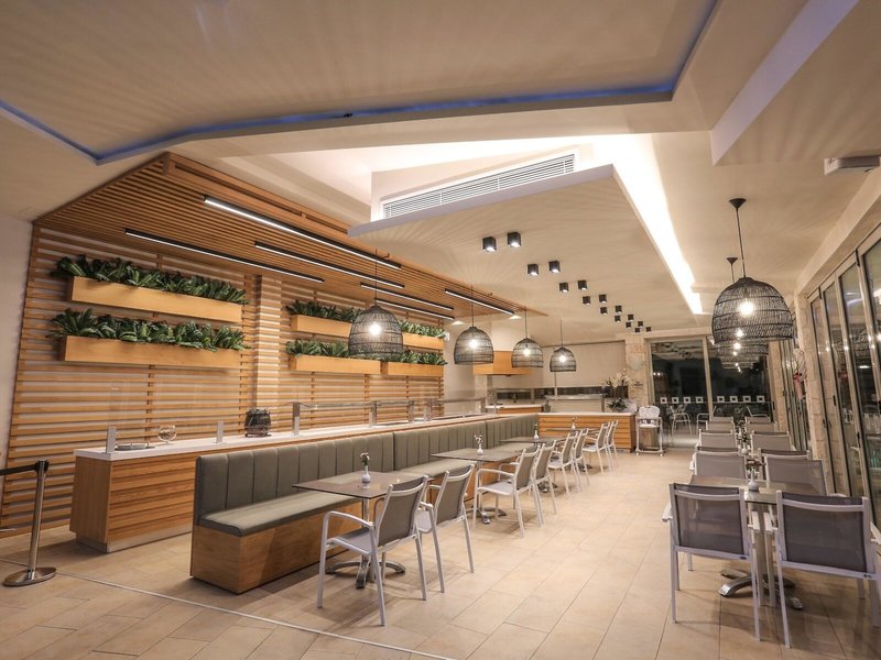 Anna Maria Paradise 10