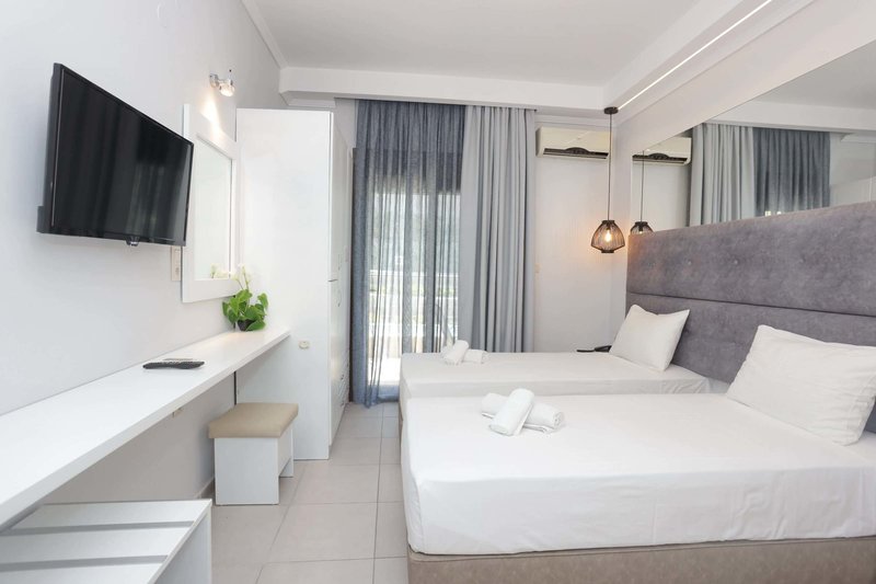 Anna Maria Paradise 37