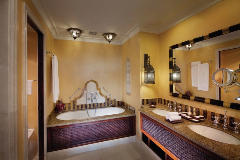 Madinat Jumeirah Resort - Jumeirah Al Qasr 12