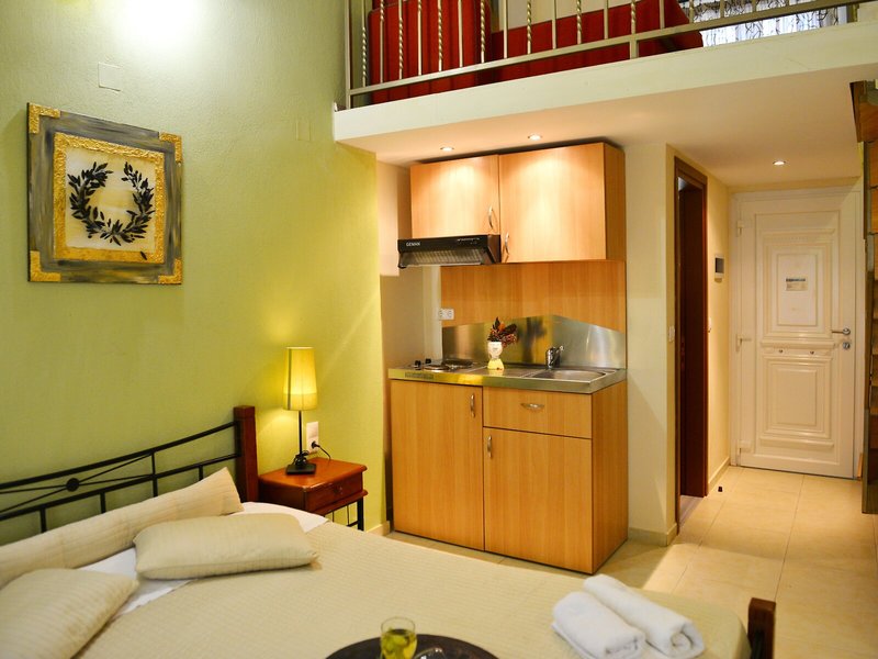 Syraina Studios & Rooms 17
