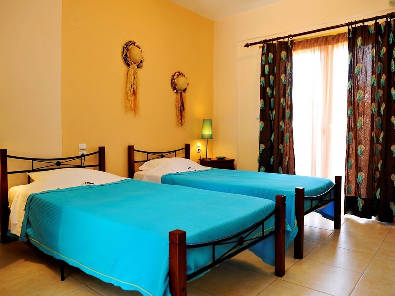 Syraina Studios & Rooms 18