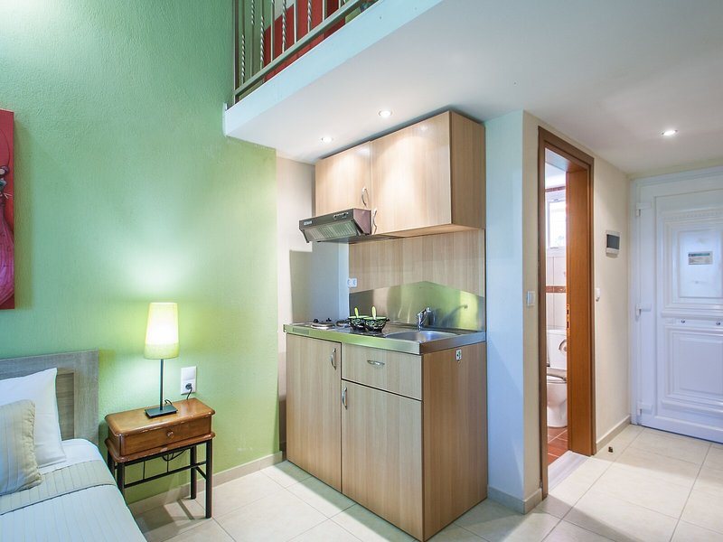 Syraina Studios & Rooms 20