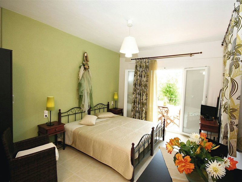 Syraina Studios & Rooms 25