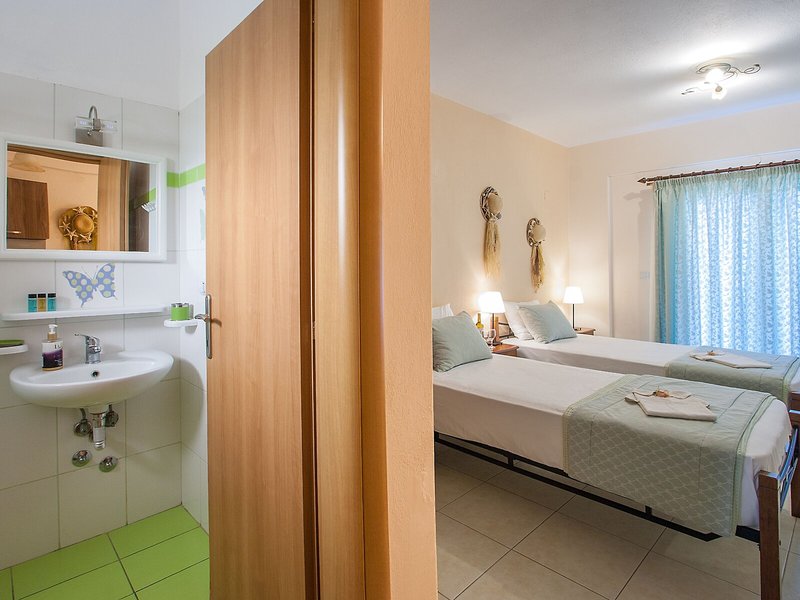 Syraina Studios & Rooms 30