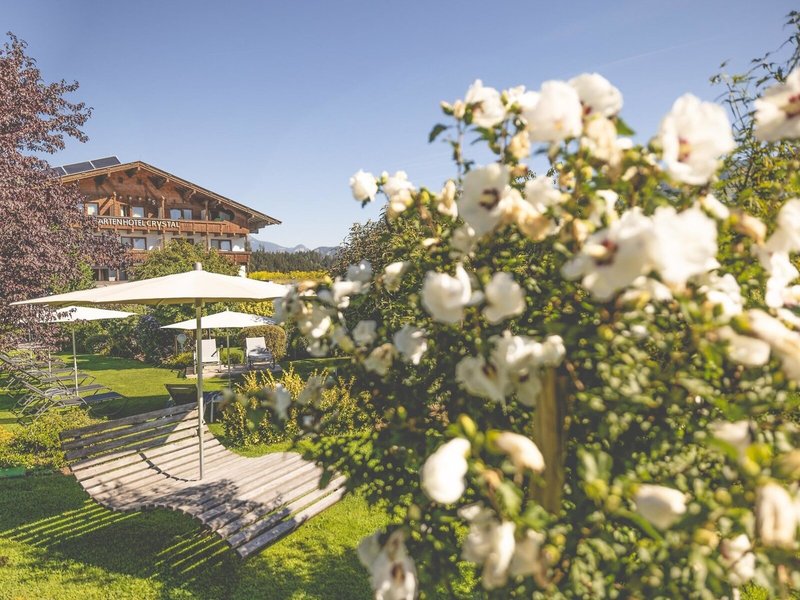 Gartenhotel Crystal Fügen 9