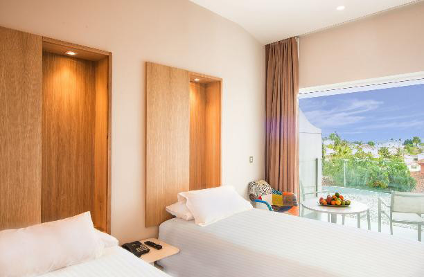 Higueron Hotel Malaga, Curio Collection by Hilton 5