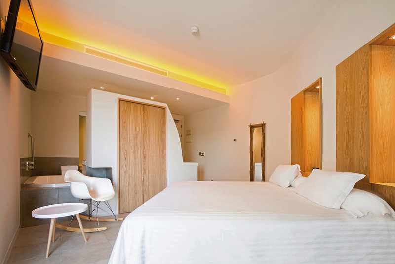 Higueron Hotel, Curio collection by Hilton  9