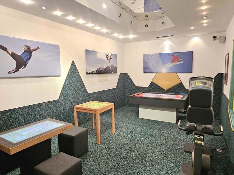 Neue Post Hippach 28