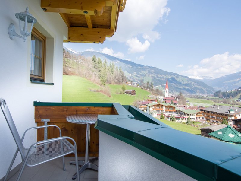 Neue Post Hippach 38