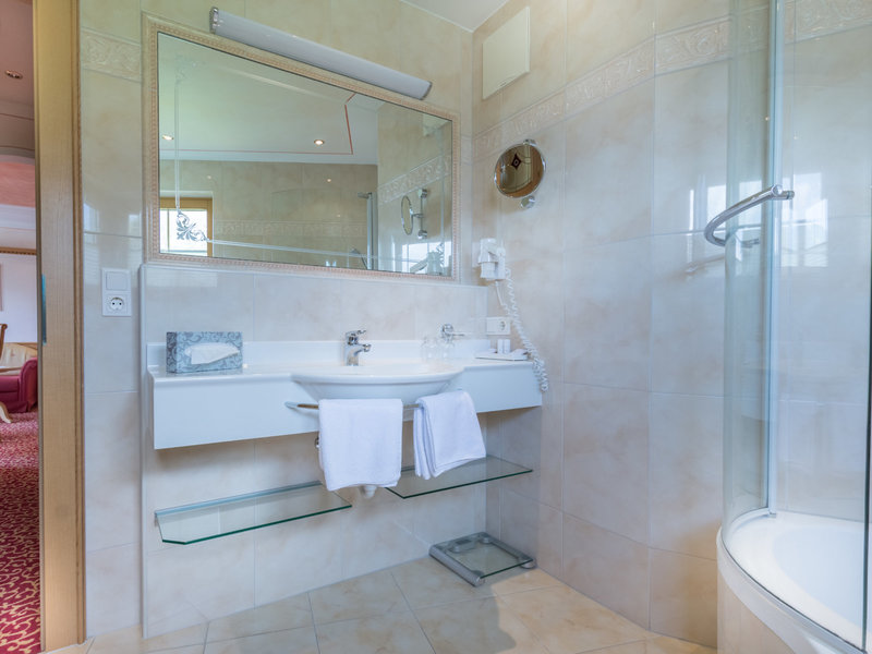 Neue Post Hippach 43