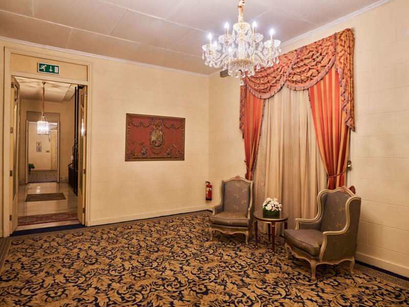 Le Metropole 6 - Room Example