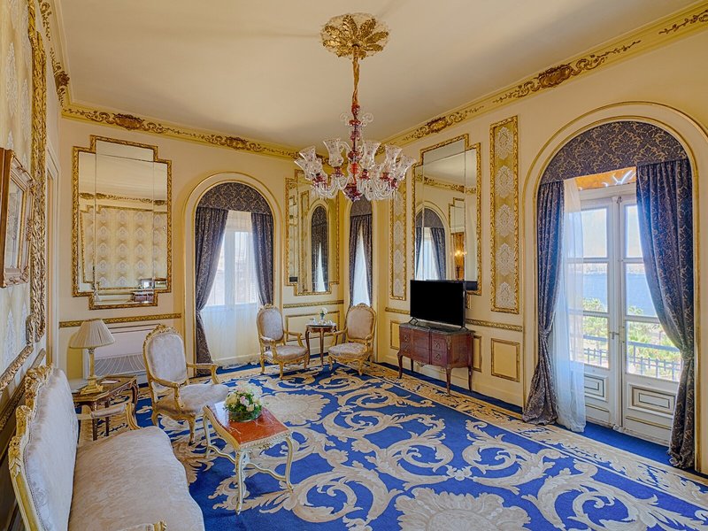 Le Metropole 10 - Room Example