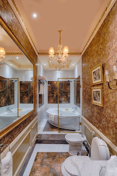 Le Metropole 36 - Bathroom Example