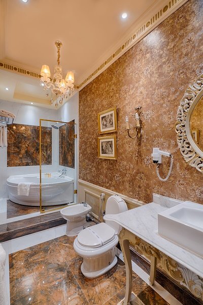 Le Metropole 39 - Bathroom Example