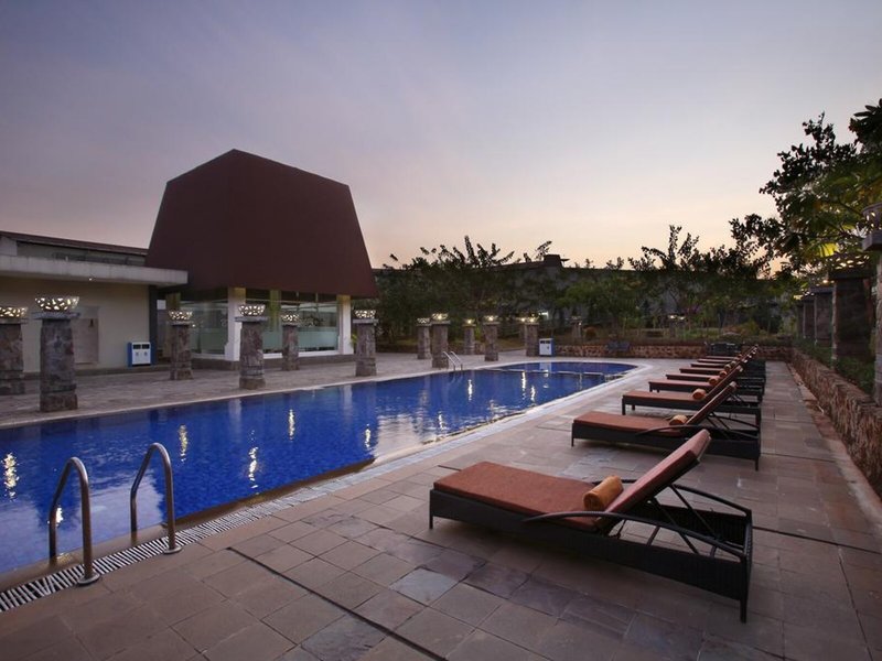 Santika Taman Mini Indonesia Indah 3