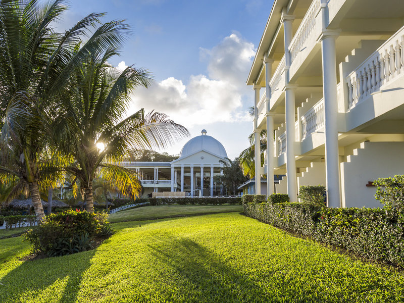 Grand Palladium Lady Hamilton Resort & Spa 2