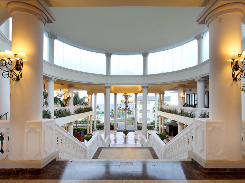 Grand Palladium Lady Hamilton Resort & Spa 17