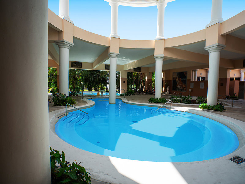 Grand Palladium Lady Hamilton Resort & Spa 2