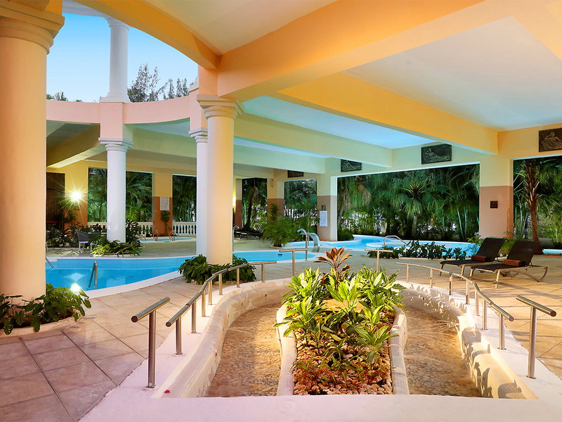 Grand Palladium Lady Hamilton Resort & Spa 9