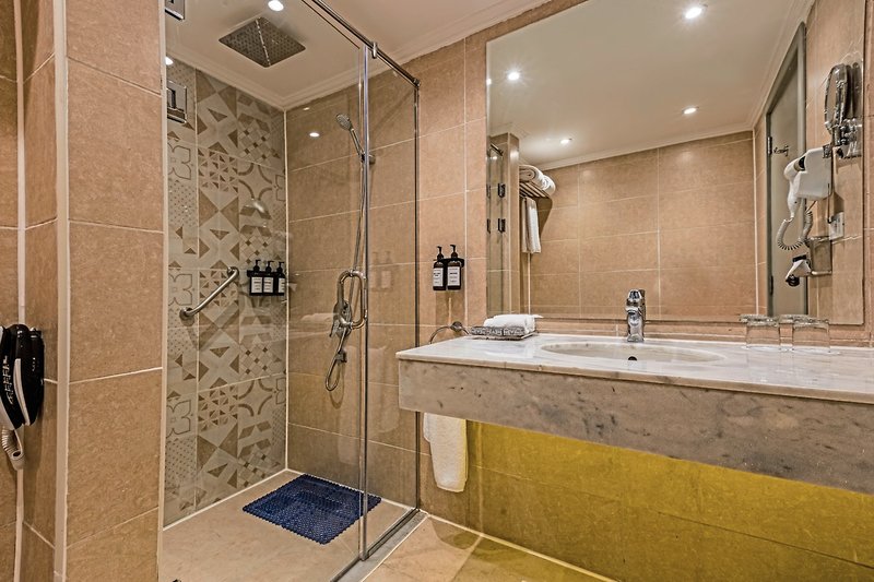 Sunrise Holidays Resort - Erwachsenenhotel 23 - Bathroom Example