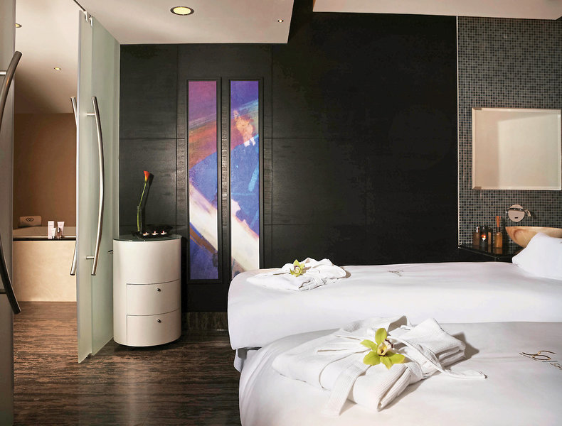 Sofitel Abu Dhabi Corniche 16