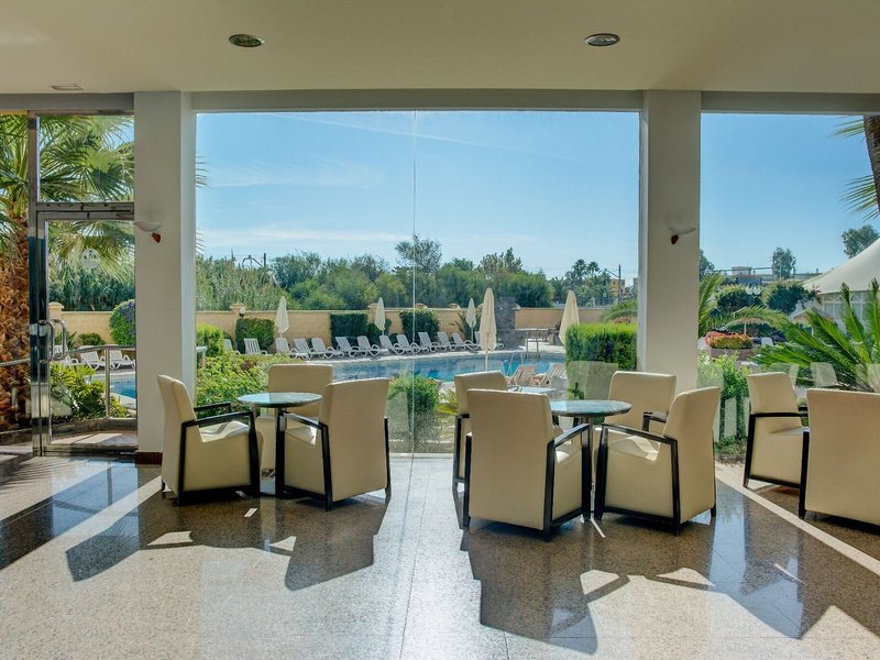 Royal Costa 9