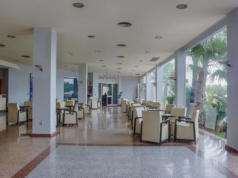 Royal Costa 13